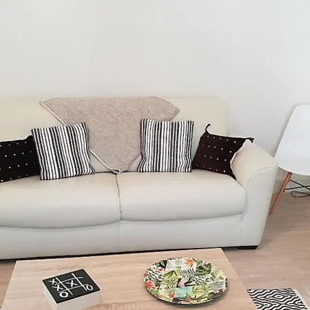Moulins, 2 Pieces, 2 Personnes - Fr-1-489-282 Apartmán *
